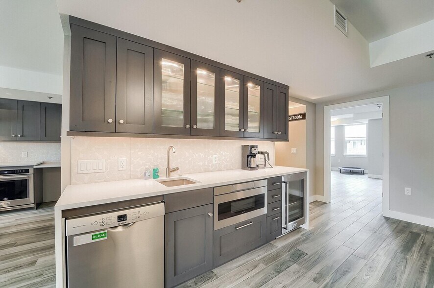 More Photos Of 2930 Broadway St, Boulder Office For Sale