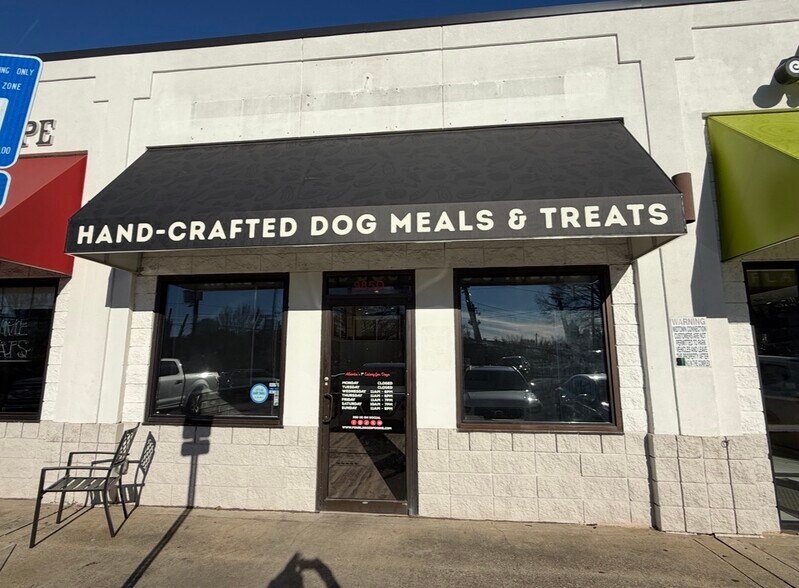 More Photos Of 985 Monroe Dr NE, Atlanta Storefront For Lease