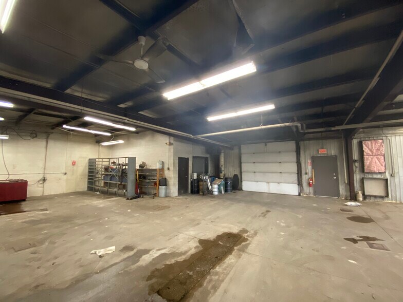 More Photos Of 112 Squires Rd, North Clarendon Auto Dealership For Sale