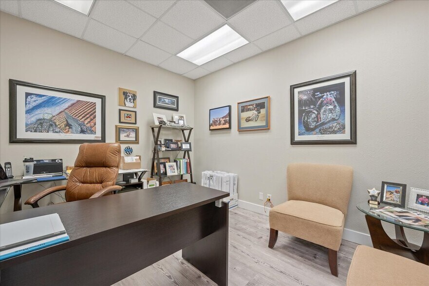 More Photos Of 310 E 17th St, Cheyenne Flex For Sale