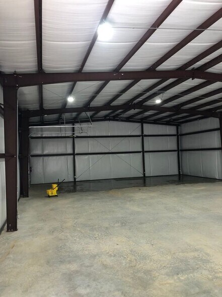 More Photos Of 335 Whitehead Rd, Athens Warehouse For Lease