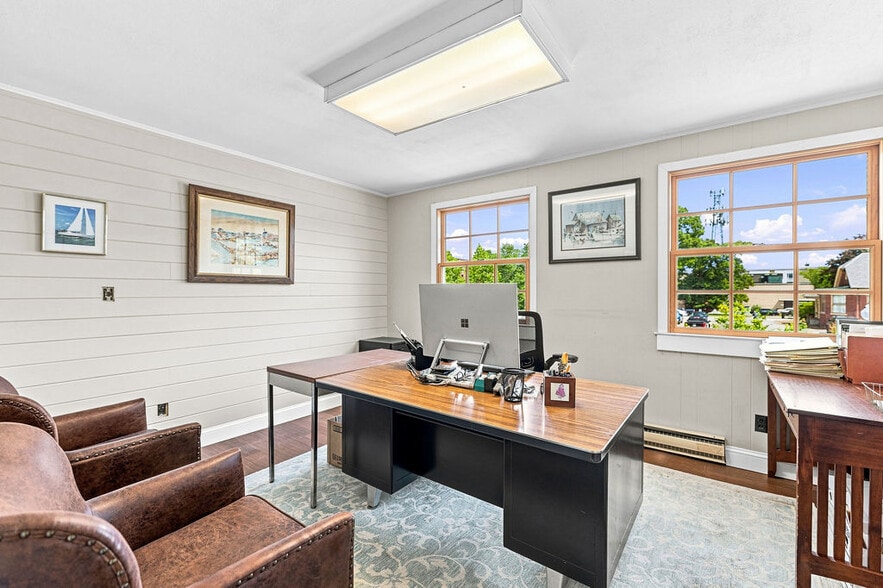 More Photos Of 17 Orchard St, New Bedford Office For Sale
