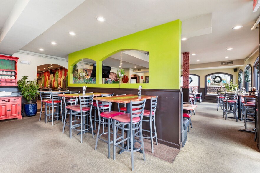 More Photos Of 278-282 Shrewsbury St, Worcester Storefront Retail Residential For Sale