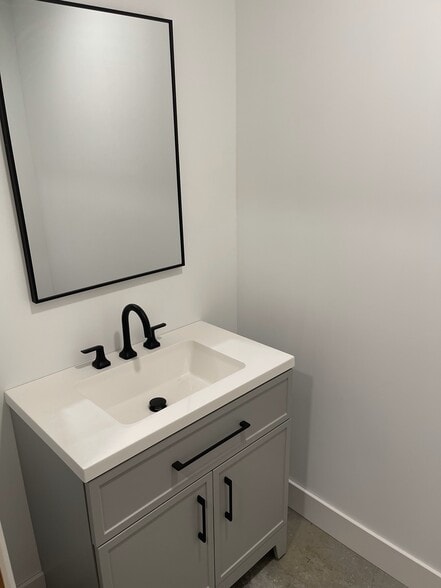 More Photos Of 21319 N Preston Hwy, Bruceton Mills Flex For Sale