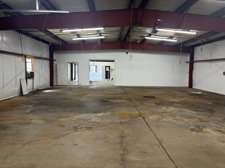 More Photos Of 356 Bonny St, Grand Junction Warehouse For Lease