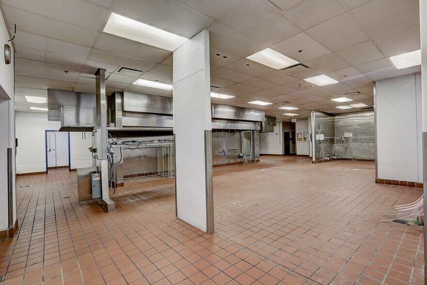 More Photos Of 2259 Deming Way, Middleton Restaurant For Sale