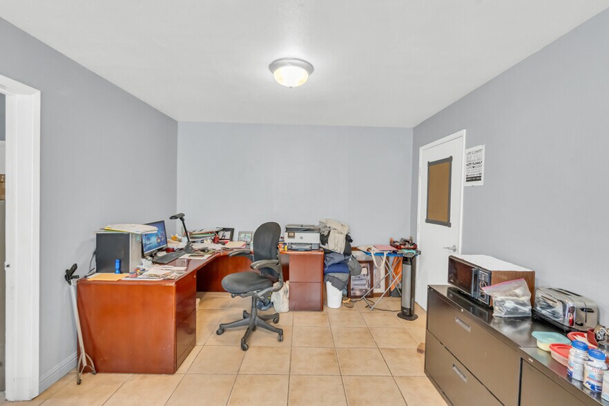 More Photos Of 25533 N Highway 99, Acampo Service For Sale