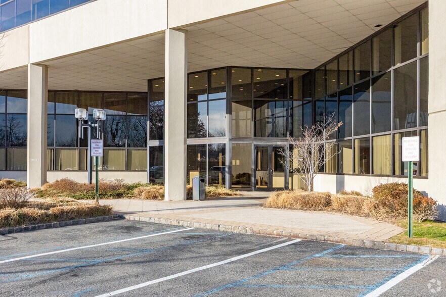 More Photos Of 959 Route 46 E, Parsippany Office For Lease