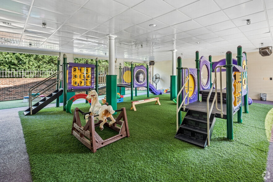 More Photos Of 3538 Moncure Ave, Falls Church Daycare Center For Sale