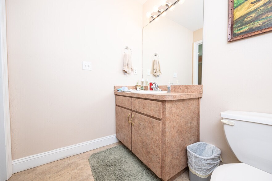 More Photos Of 165 SW Vision Gln, Lake City Office For Sale