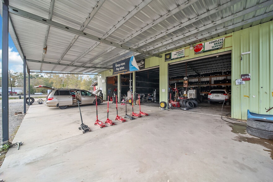 More Photos Of 22725 Lost Lake Dr, New Caney Light Distribution For Sale