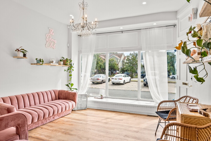 More Photos Of 694 Pont Reading Rd, Ardmore Storefront Retail Residential For Sale