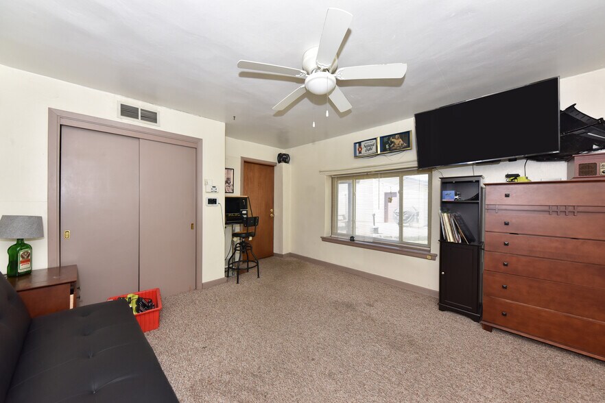 More Photos Of N96W20275 County Line Rd, Menomonee Falls Multifamily For Sale