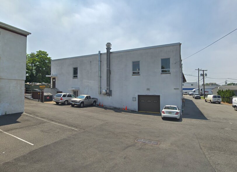 Primary Photo Of 150 Florence Ave, Hawthorne Warehouse For Lease