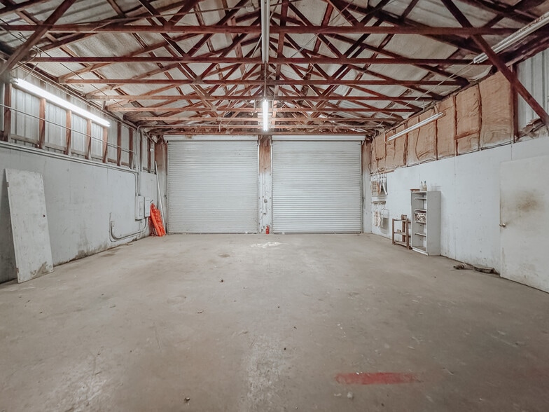 More Photos Of 932 Phife Rd, Corsicana Warehouse For Sale