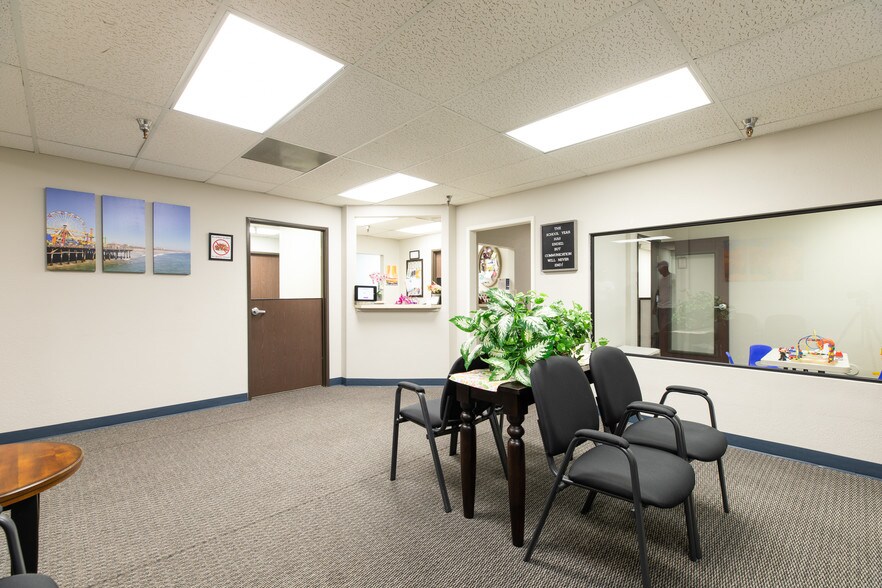 More Photos Of 43845 10th St, Lancaster Medical For Lease