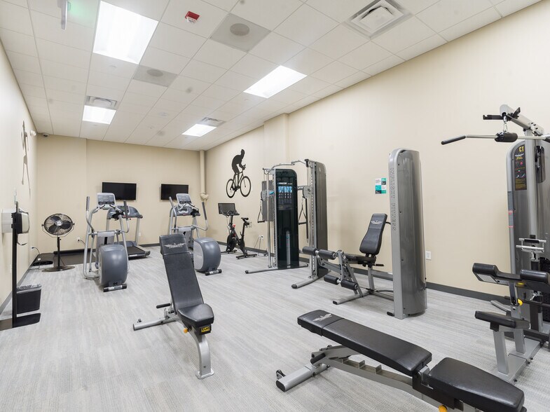 More Photos Of 8400 E Crescent Pky, Greenwood Village Coworking Space