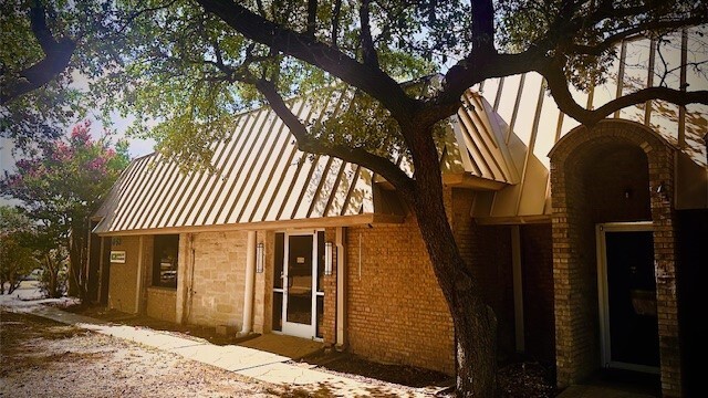 Primary Photo Of 648 W Campbell Rd, Richardson Medical For Lease