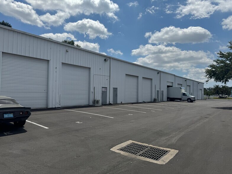 More Photos Of 5555 W Linebaugh Ave, Tampa Unknown For Lease