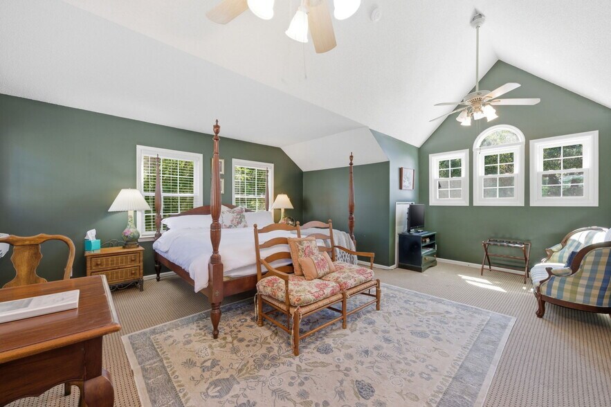More Photos Of 508 Church St, Oriental Hospitality For Sale