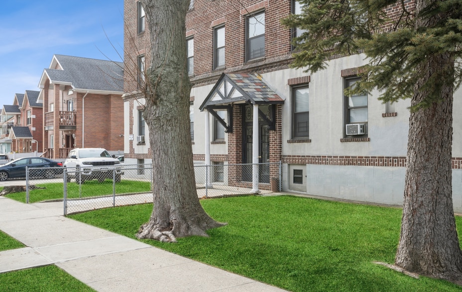 More Photos Of 158-16 Sanford Ave, Flushing Multifamily For Sale