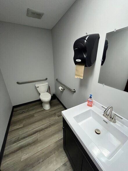 More Photos Of 715 N Main St, River Falls Office For Lease