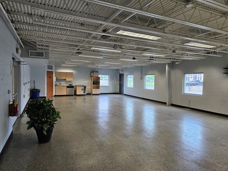 More Photos Of 201 W Carmel Dr, Carmel Theater Concert Hall For Lease