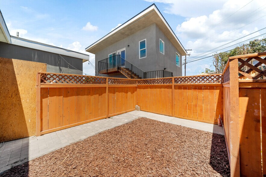 More Photos Of 4924-4926 Iroquois Ave, San Diego Specialty For Sale