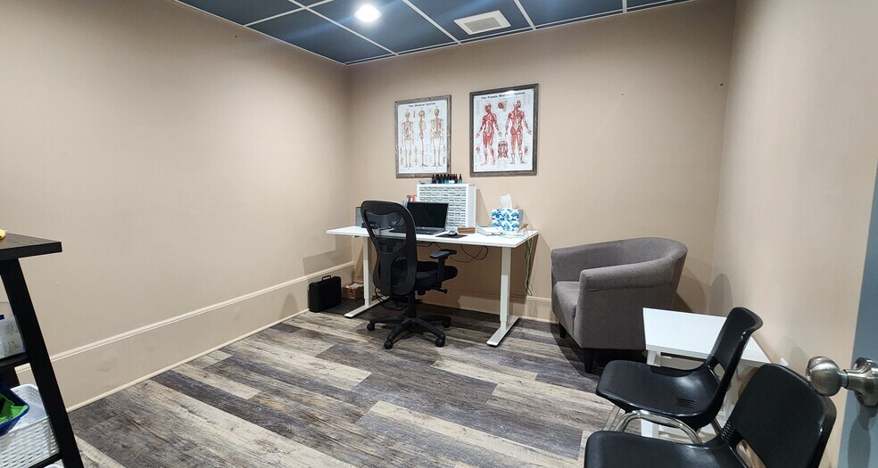 More Photos Of 2510 E Michigan Ave, Lansing Freestanding For Sale