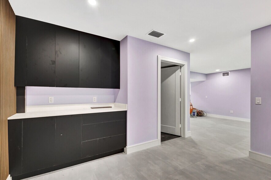 More Photos Of 7030 N Haverhill Rd, Riviera Beach Warehouse For Sale