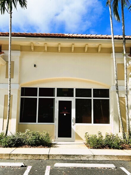 More Photos Of 9700 Stirling Rd, Cooper City Office For Lease