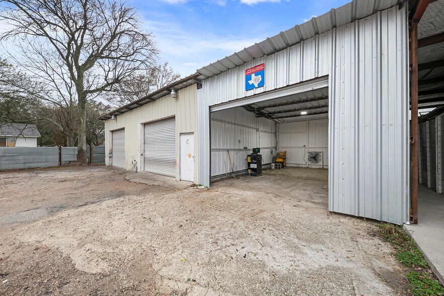 More Photos Of 7215 N Shepherd Dr, Houston Auto Repair For Sale