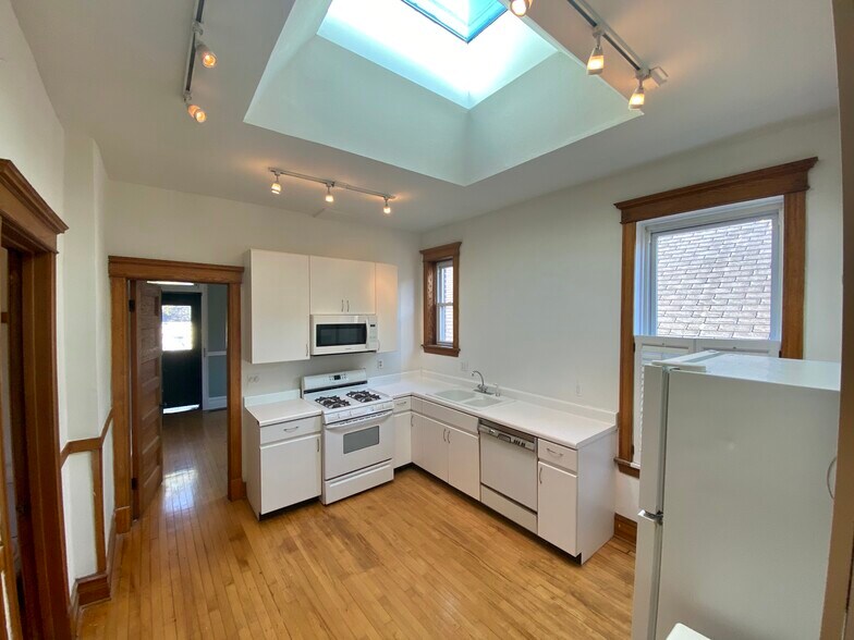More Photos Of 2439 N Seminary Ave, Chicago Apartments For Sale