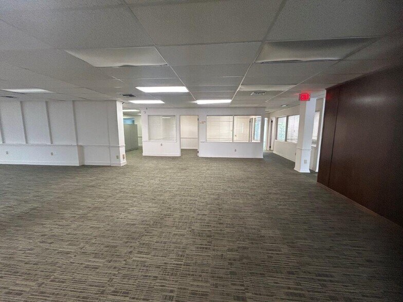 More Photos Of 4526-4532 US Hwy 19, New Port Richey Bank For Lease