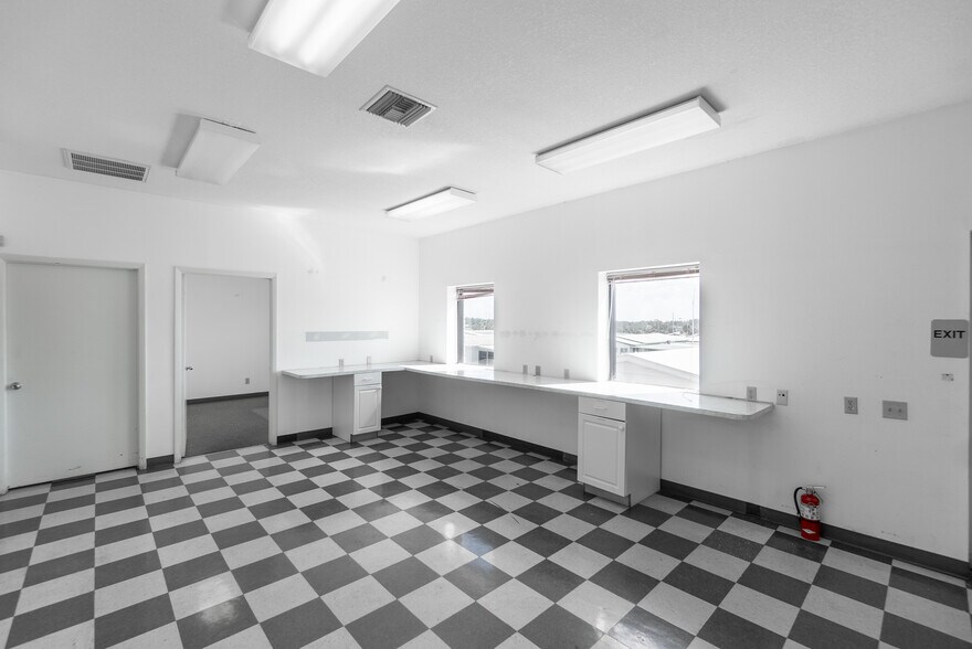 More Photos Of 37810 Medical Arts Ct, Zephyrhills Medical For Sale