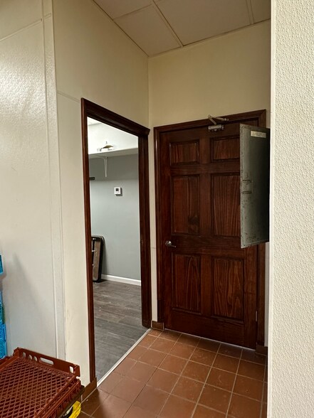 More Photos Of 102 E Park St, Taylorville Freestanding For Sale