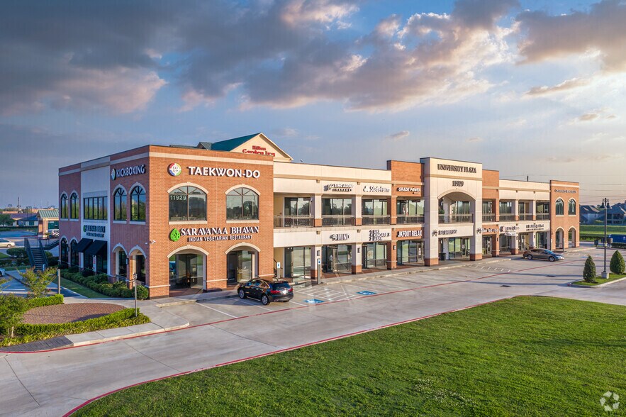 Primary Photo Of 11929 University Blvd, Sugar Land Storefront Retail Office For Lease