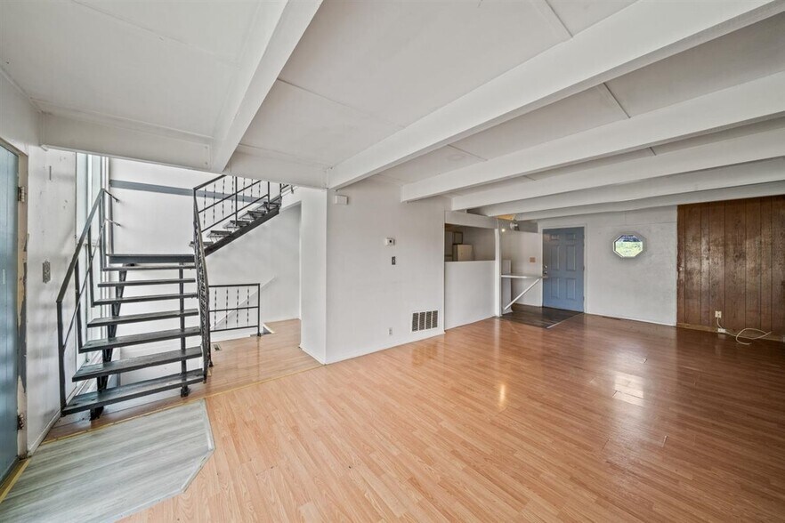 More Photos Of , Kansas City Multifamily For Sale