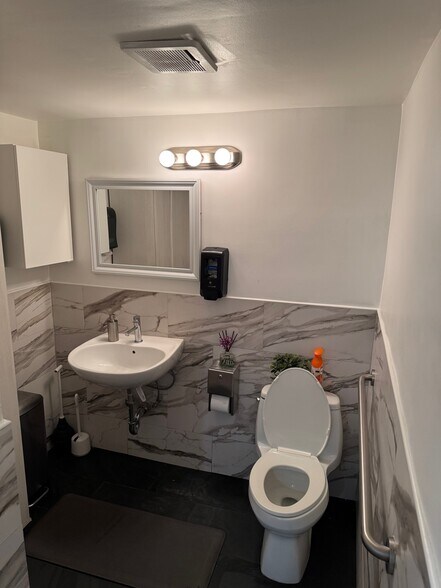 More Photos Of 44 E 12th St, New York Apartments For Lease