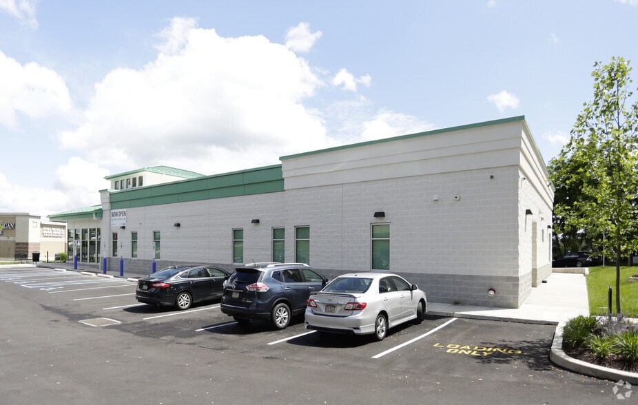 More Photos Of 938 Old York Rd, Abington Medical For Sale