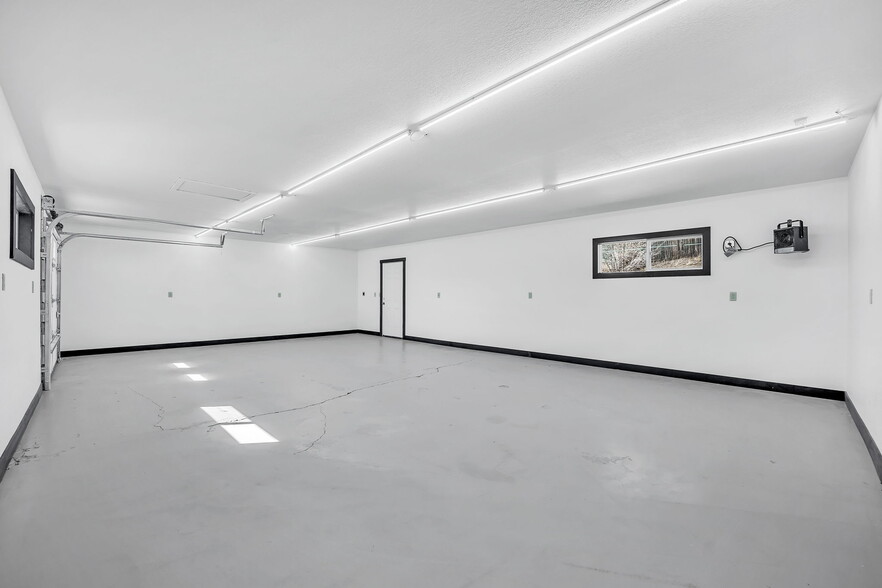 More Photos Of 624 S 29th St, Colorado Springs Light Manufacturing For Lease