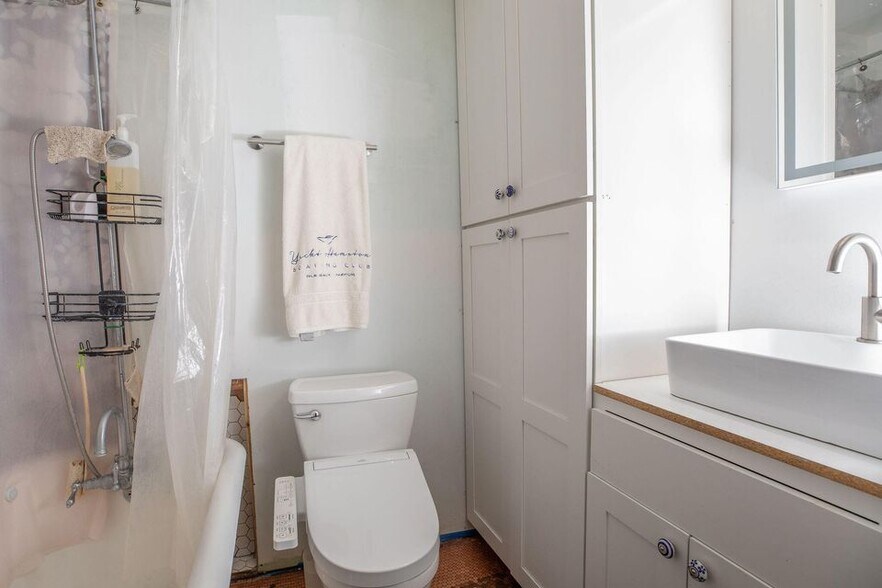 More Photos Of 153 Laclede Ln, Hollister Manufactured Housing Mobile Home Park For Sale