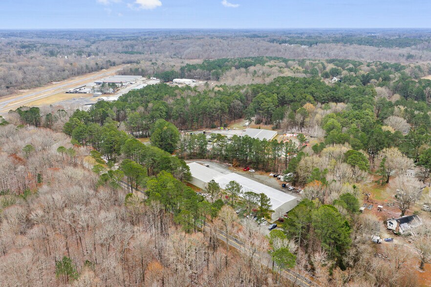 More Photos Of 3337 Air Park Rd, Fuquay Varina Light Manufacturing For Sale