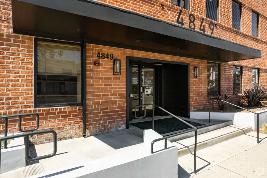 More Photos Of 4849 Van Nuys Blvd, Sherman Oaks Medical For Lease