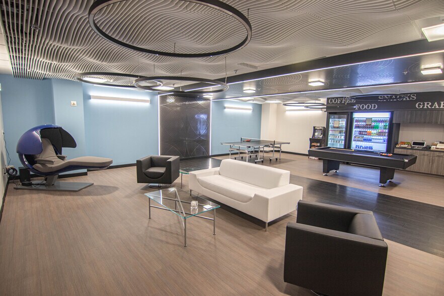 More Photos Of 300 Kimball Dr, Parsippany Office For Lease