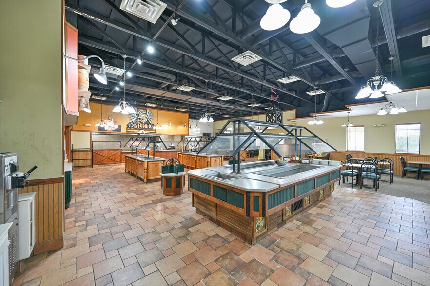 More Photos Of 2508 W 7th Ave, Corsicana Restaurant For Lease