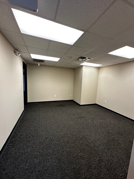 More Photos Of 11010 Coachlight Rd, San Antonio Office For Lease
