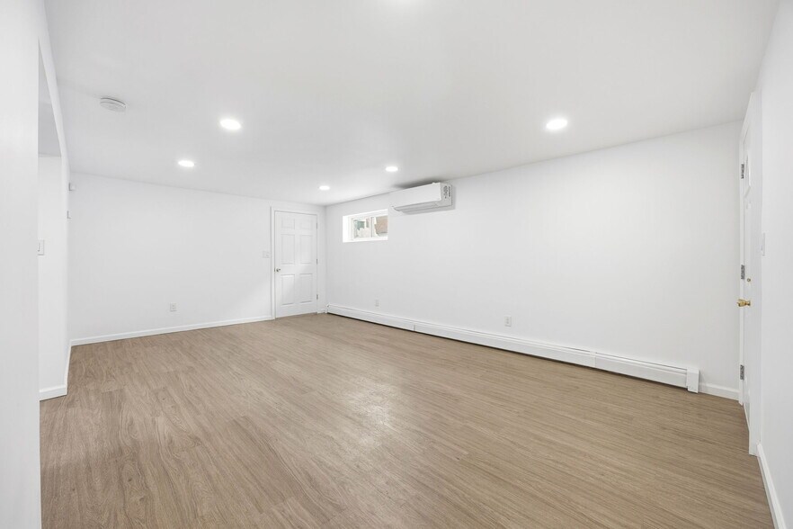 More Photos Of 158-10 95th St, Howard Beach Multifamily For Sale