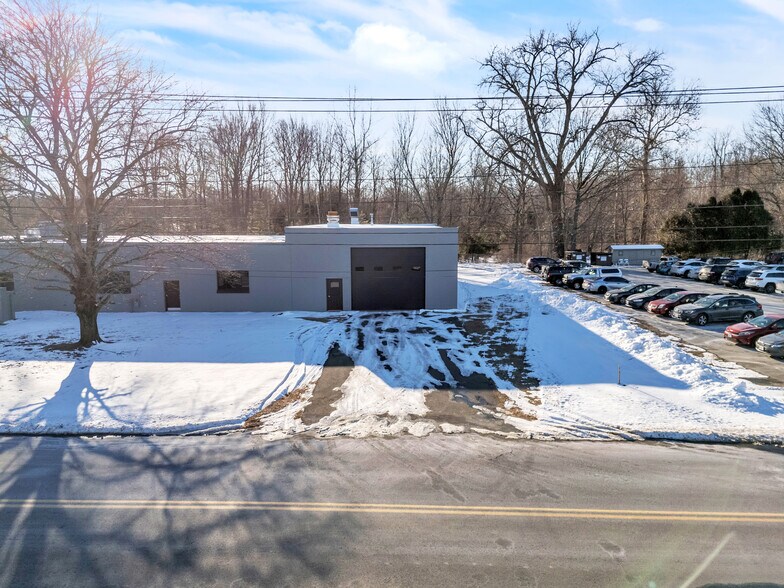 More Photos Of 67 Mainline Dr, Westfield Manufacturing For Lease