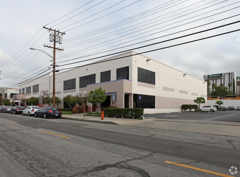 Primary Photo Of 250 S Flower St, Burbank Warehouse For Lease